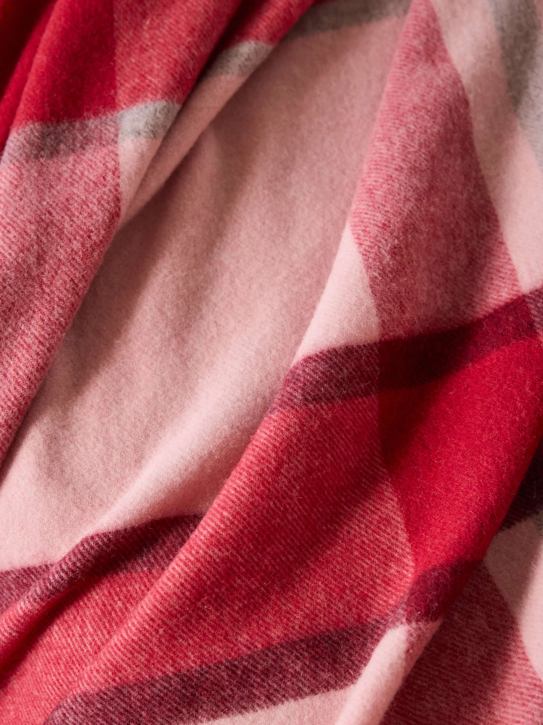 Lucca Throw - Last Chance - Image 11