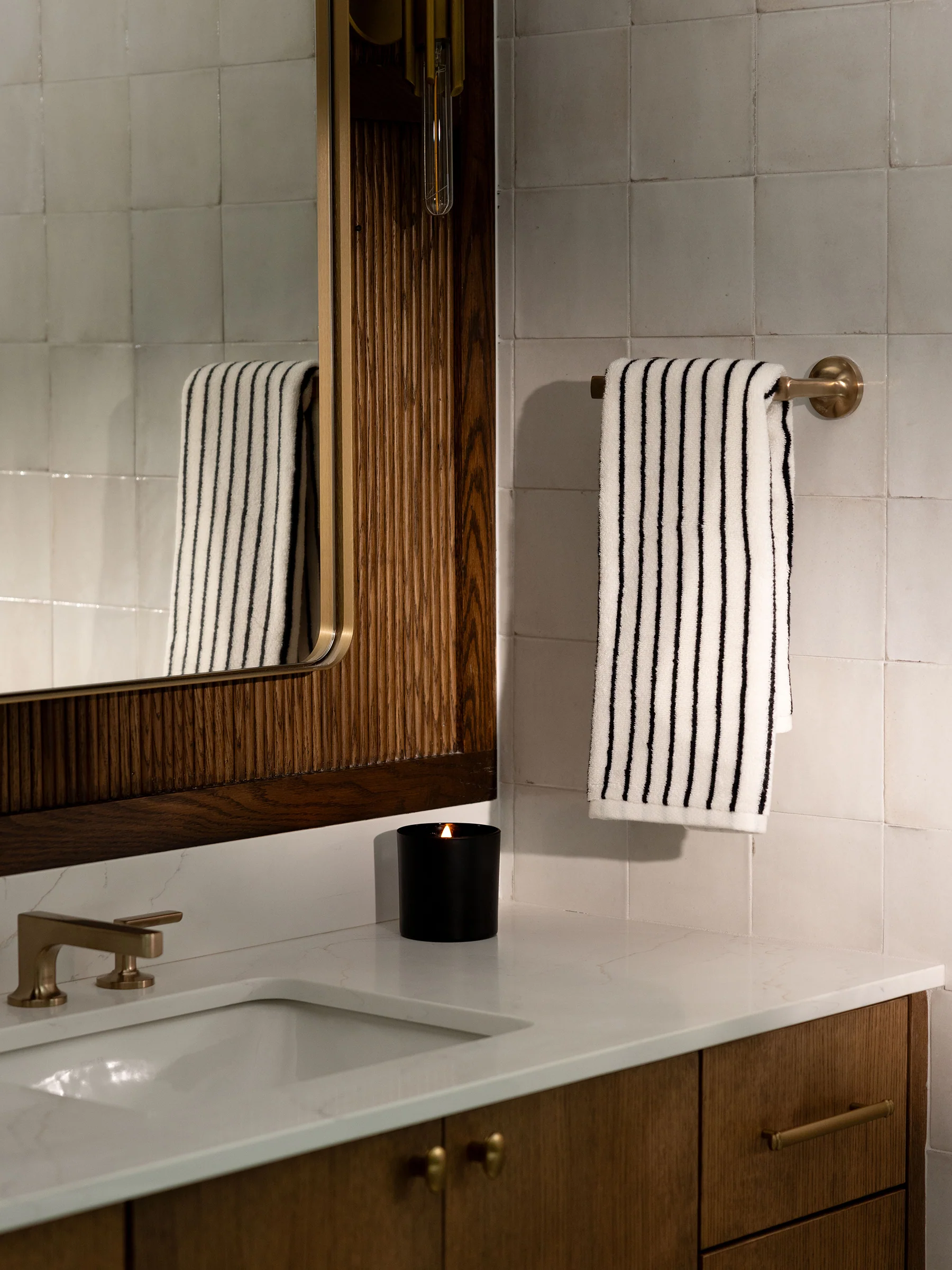 Luxe Hand Towels - Image 46